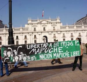 presos_mapuches-pancarta